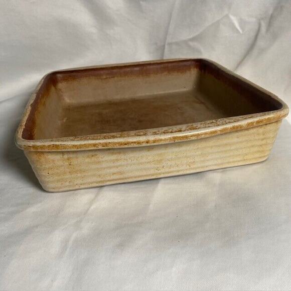Pampered Chef 10x10 Stoneware Square Baker French Vanilla Glaze Seasoned - Picture 1 of 5